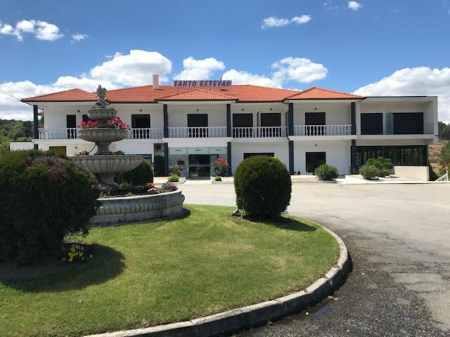 Restaurante Residencial Pizzaria S. Estevao Aguiar da Beira Extérieur photo
